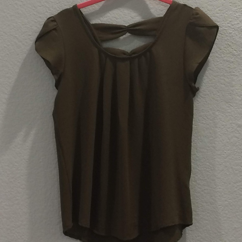 Army green short sleeve top